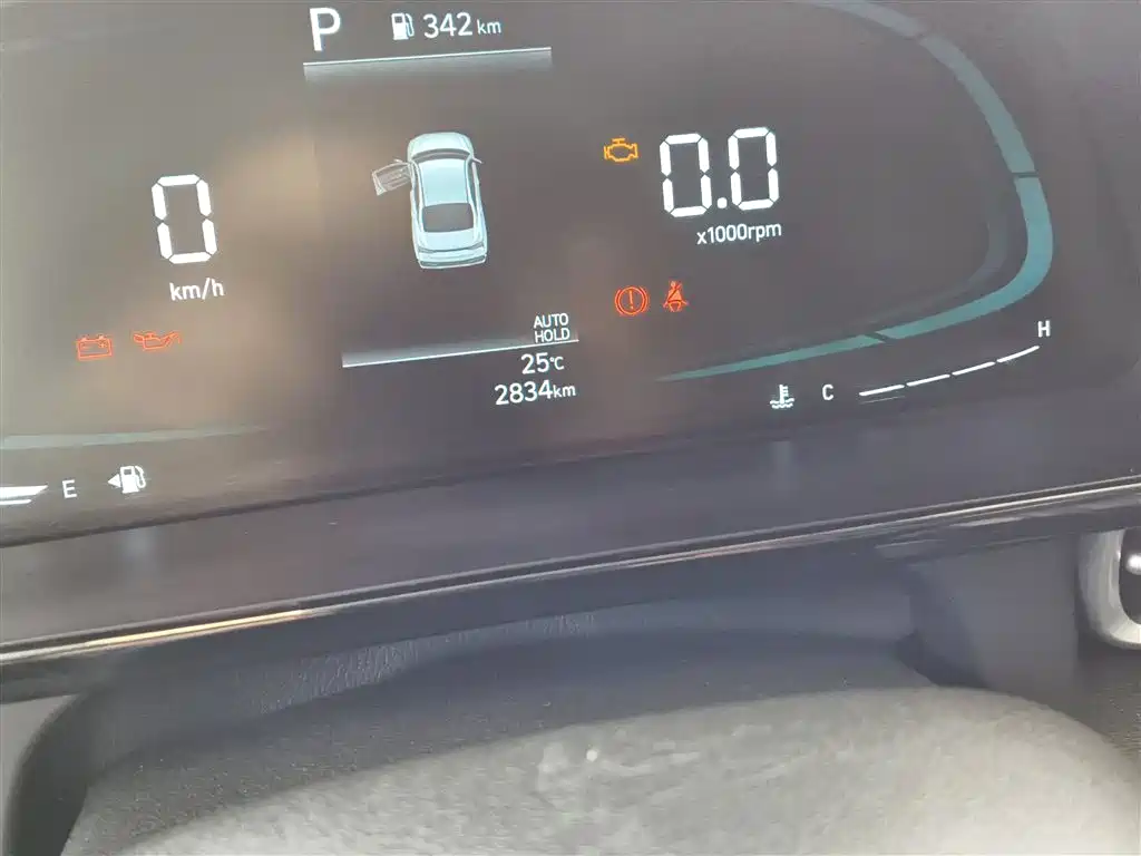 Hyundai Elantra 2023 1.5L CVT GLX Elite Edition фото 8
