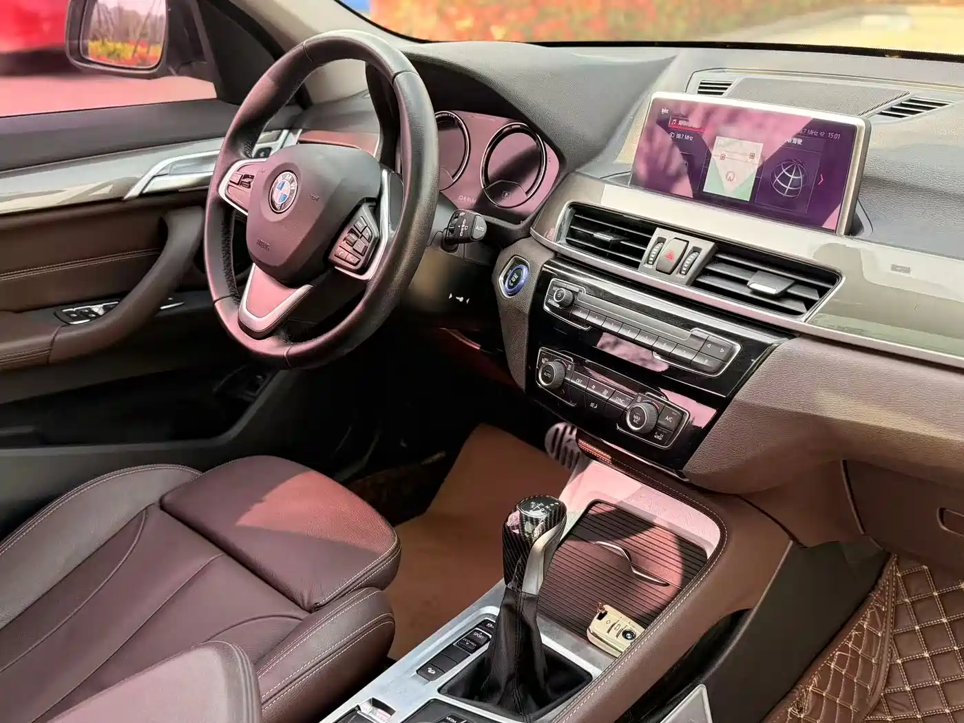 BMW X1 2019 xDrive20Li Premium Model фото 7