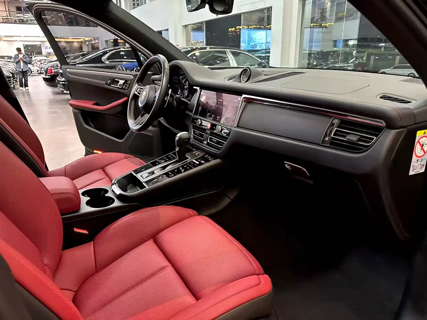 Porsche Macan 2022 Macan 2.0T фото 9