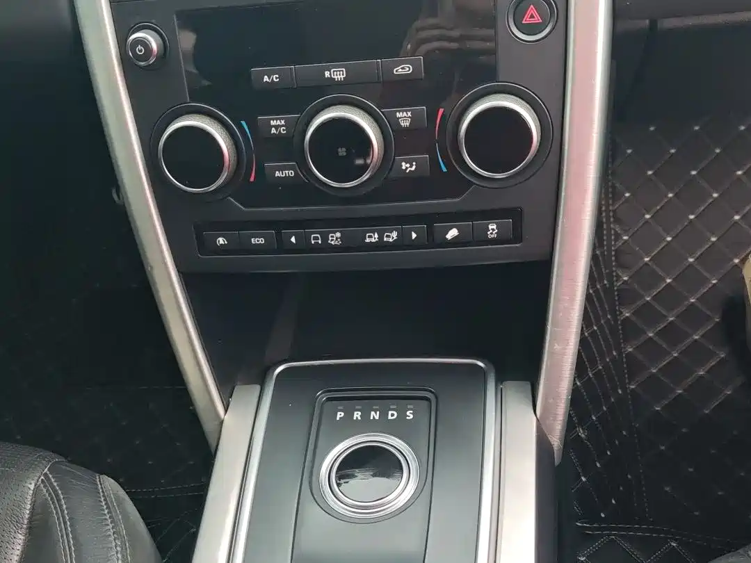 Land Rover Discovery Sport 2016 2.0T SE фото 12