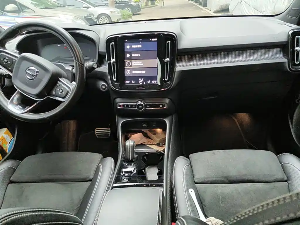 Photo 12 - Volvo XC40