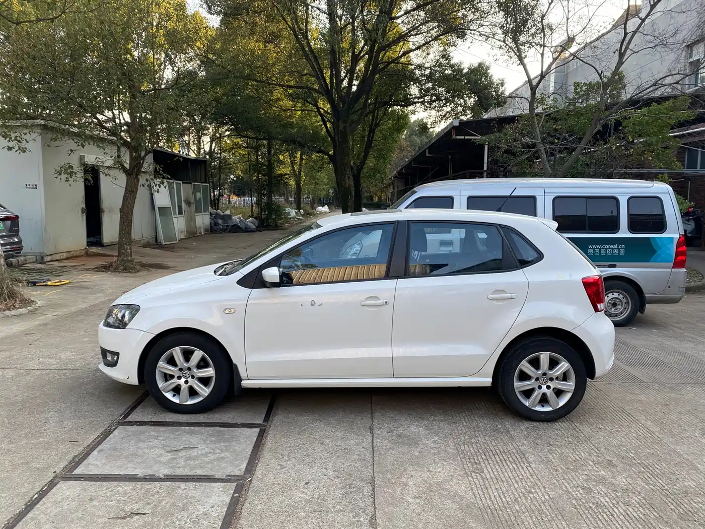 Volkswagen Polo 2011 1.6L Automatic Cool Edition фото 3