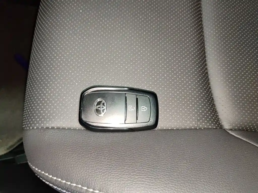 Toyota Frontlander 2024 2.0L CVT Leading Plus Edition фото 9