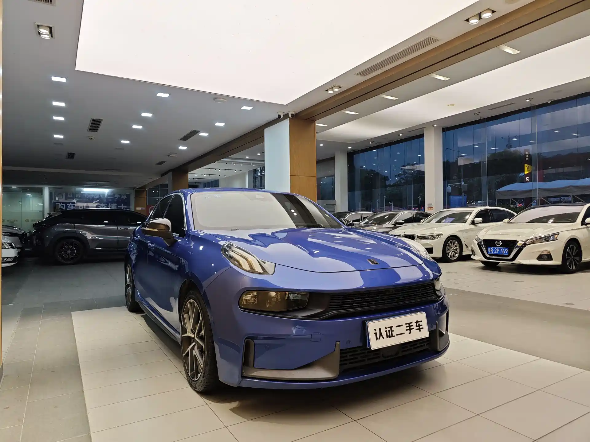 Photo 5 - Lynk & Co 03