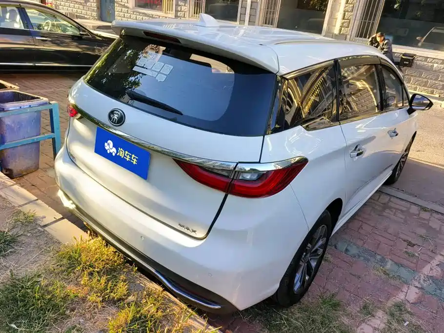 Фото 3 - BYD Song MAX