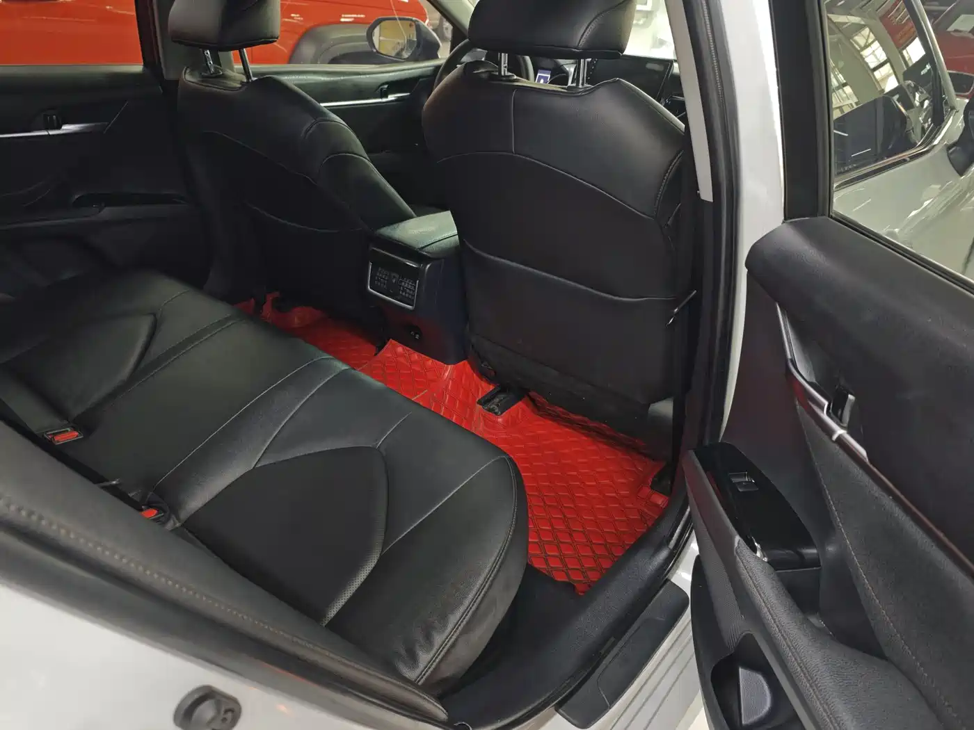 Toyota Camry 2021 Hybrid 2.5HGVP Leading Edition фото 10