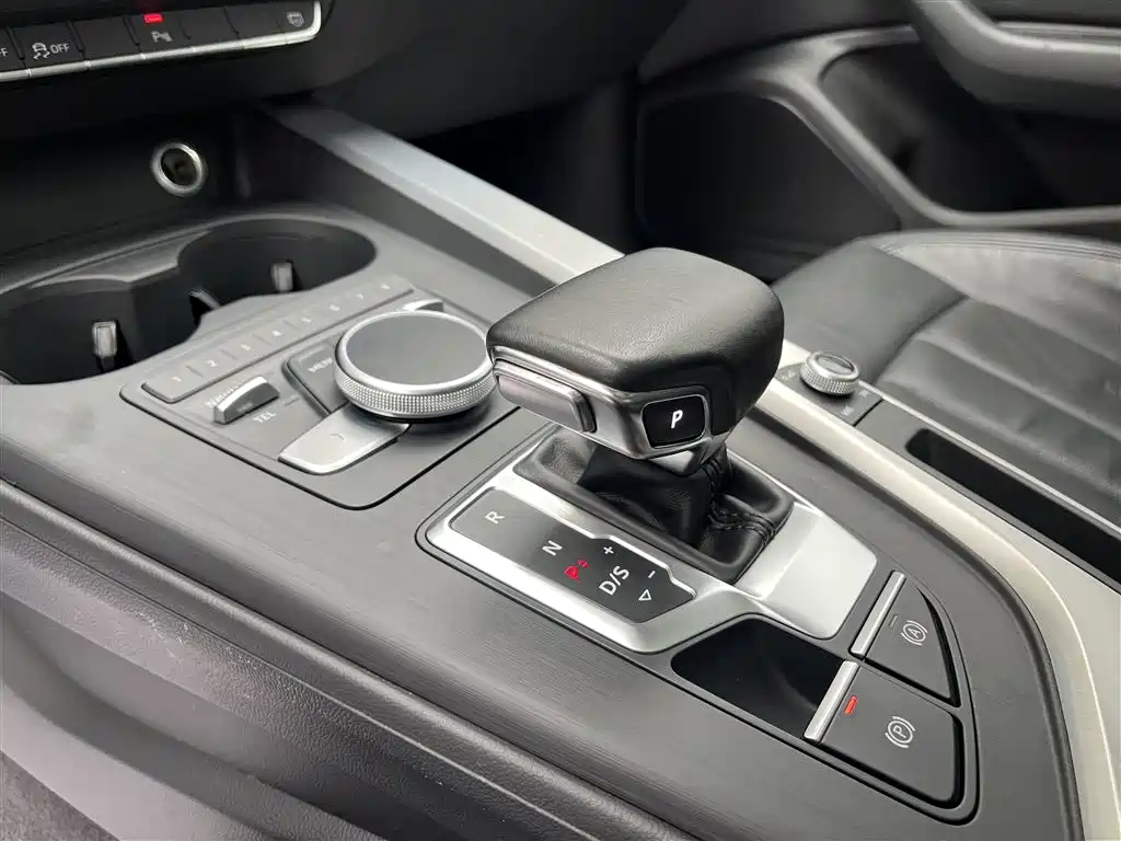 Audi A4L 2018 30th Anniversary 40 TFSI Fashion фото 10