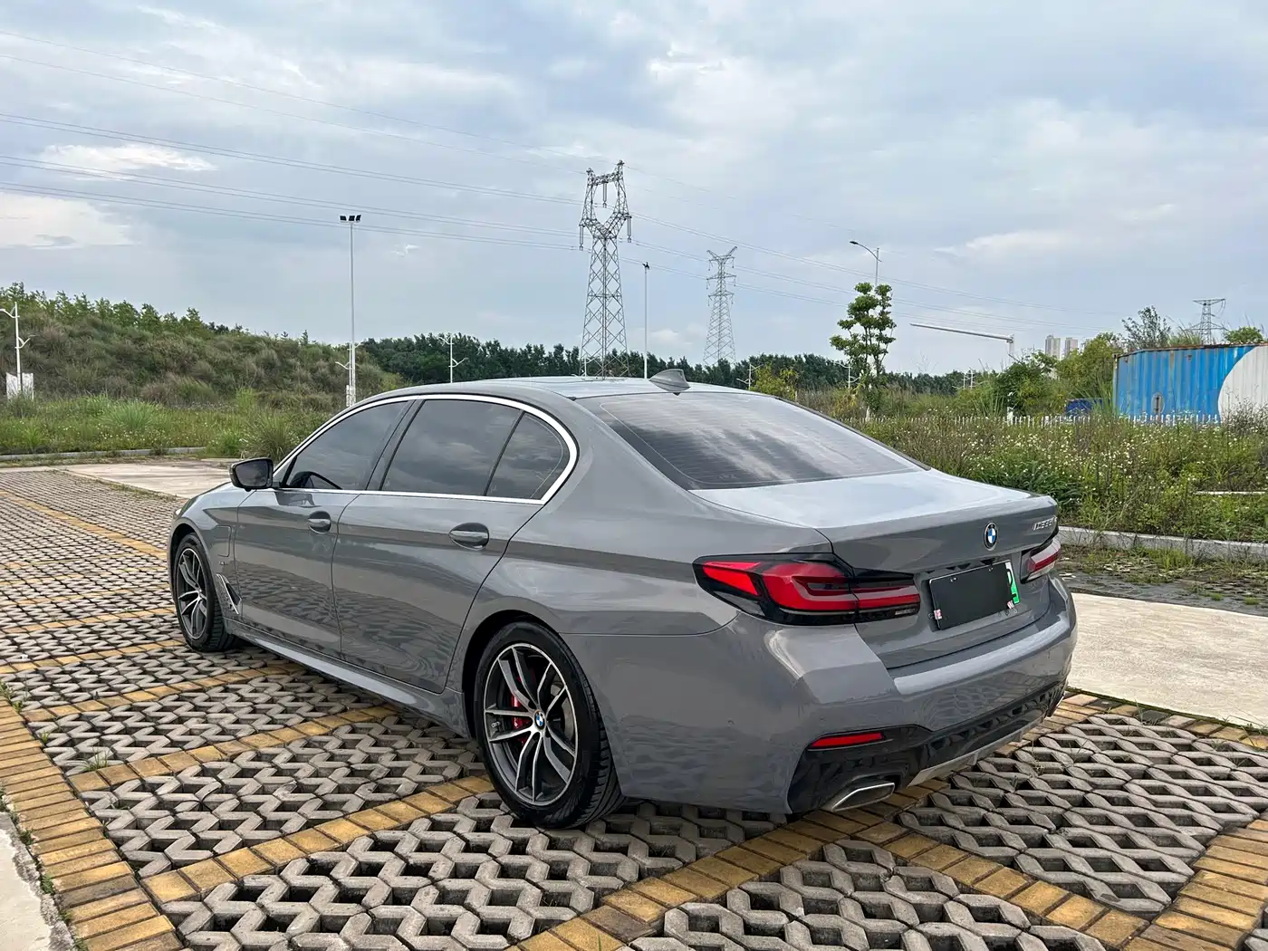 BMW 5 Series New Energy 2021 535Le M Sport Package фото 4