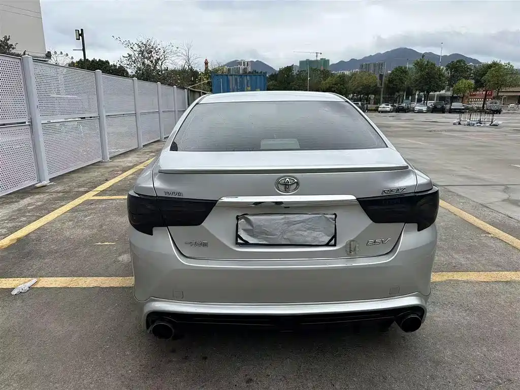 Toyota Reiz 2013 2.5V Premium Edition фото 8