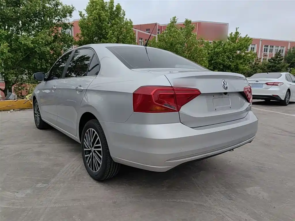 Volkswagen Jetta 2019 Dream Edition 1.5L Auto Comfort фото 5