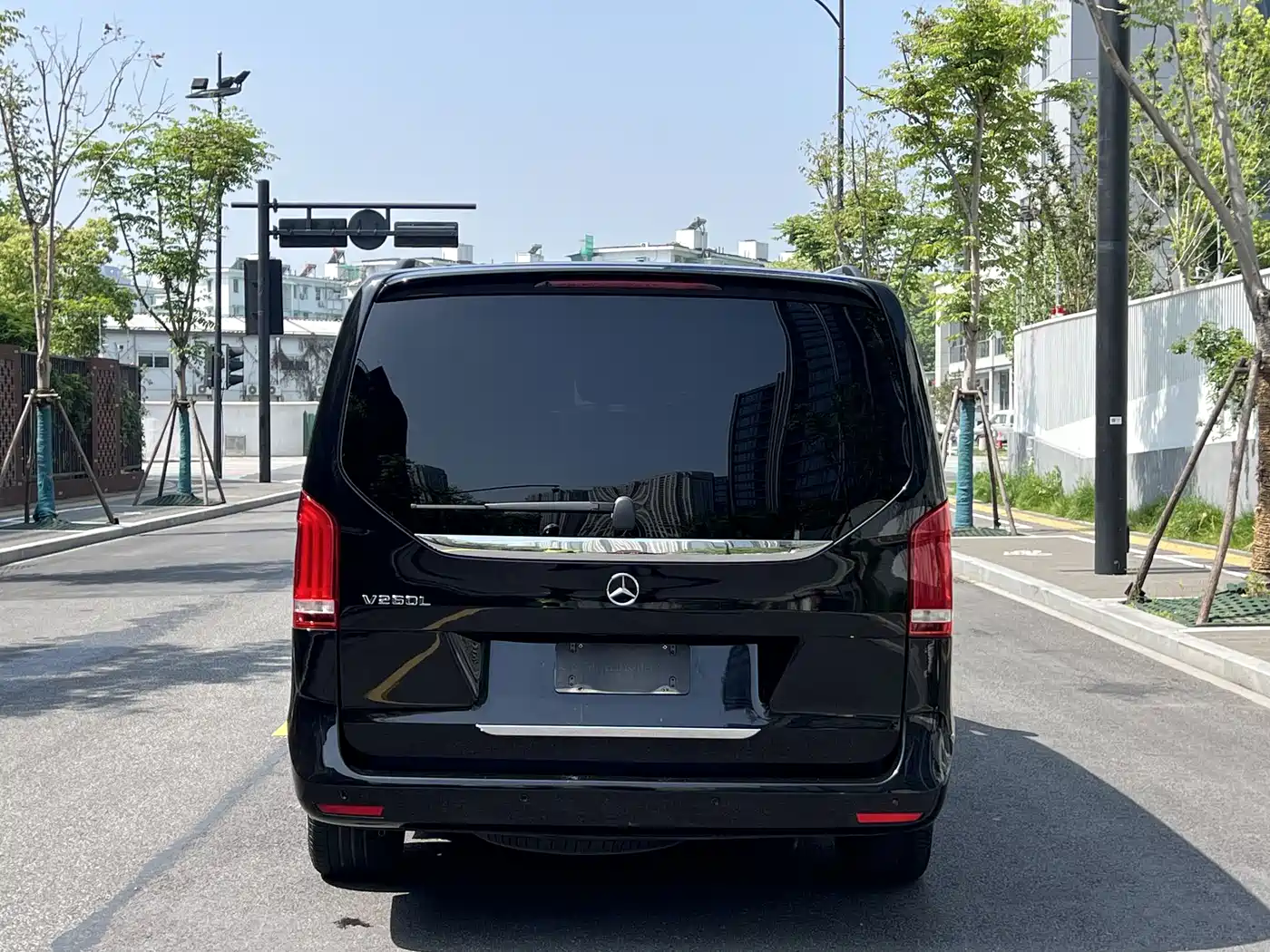 Mercedes-Benz V-Class 2018 V 260 L Premium Long Wheelbase Edition China VI фото 10