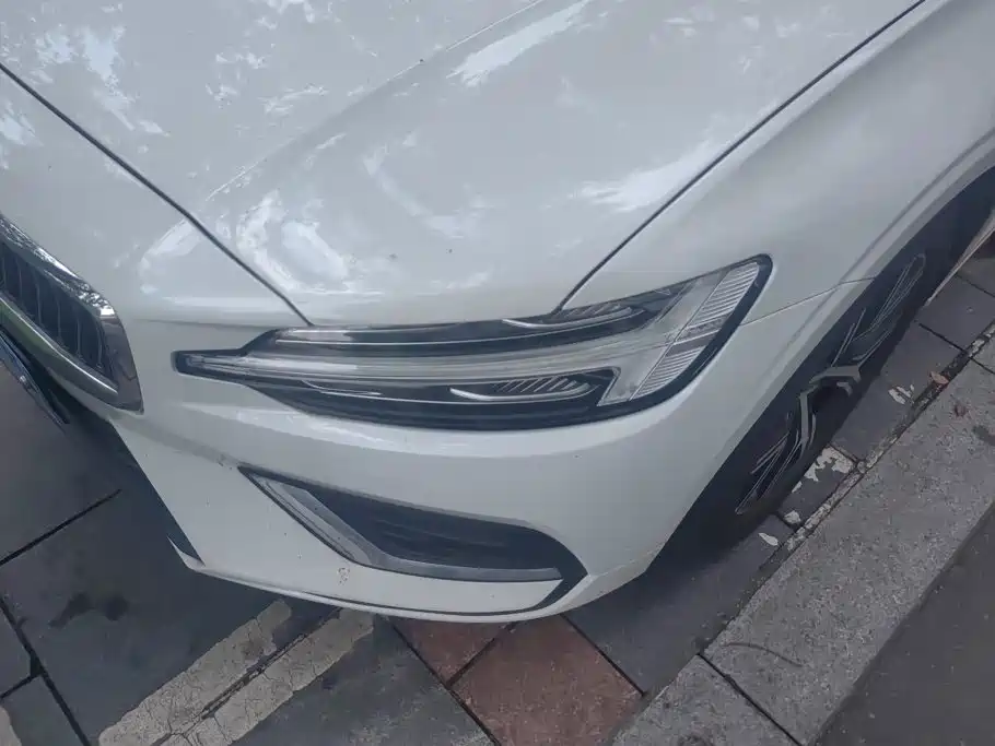 2025 Volvo S60
