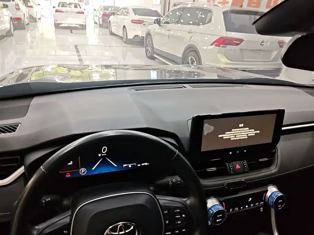 Toyota Wildlander 2023 2.0L CVT FWD Luxury PLUS фото 6