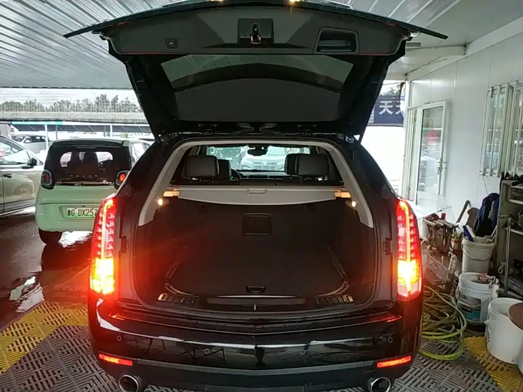 Cadillac SRX 2015 2015 3.0L Leading