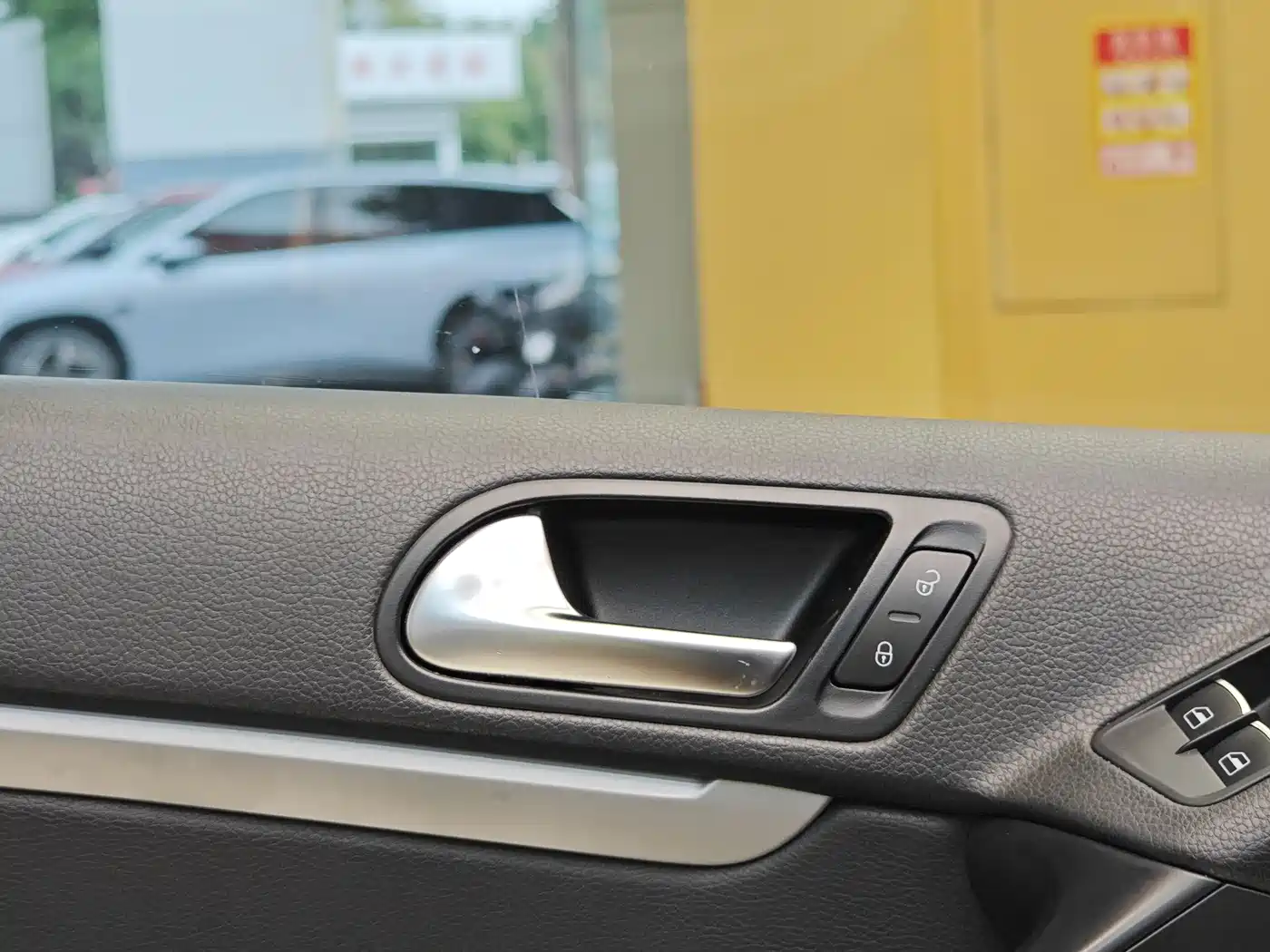 Volkswagen Tiguan 2015 1.8TSI Automatic 2WD Comfortline фото 9