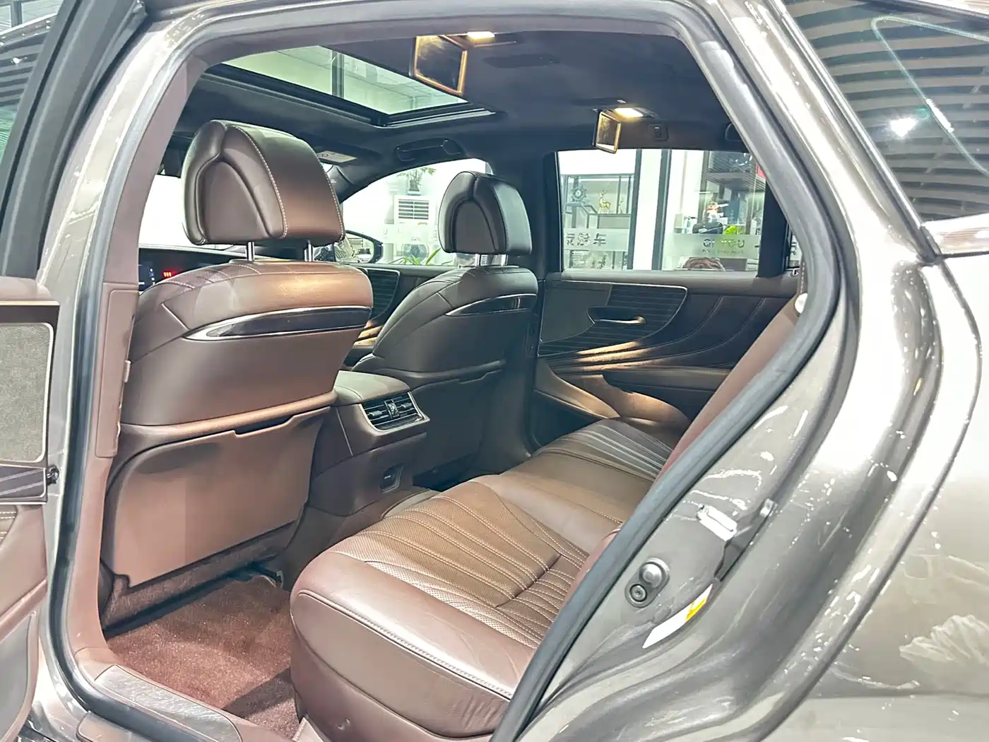 Lexus LS 2020 500h Luxury (China VI) фото 17
