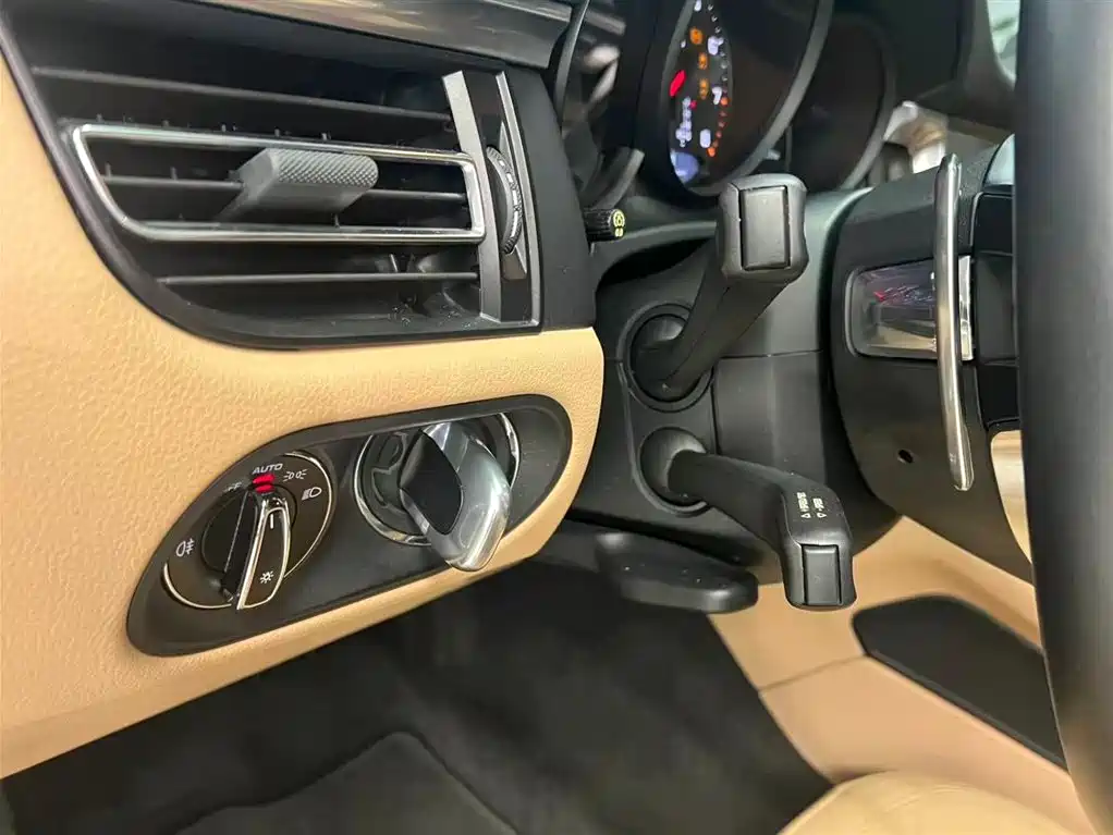 Porsche Macan 2020 Macan 2.0T фото 14
