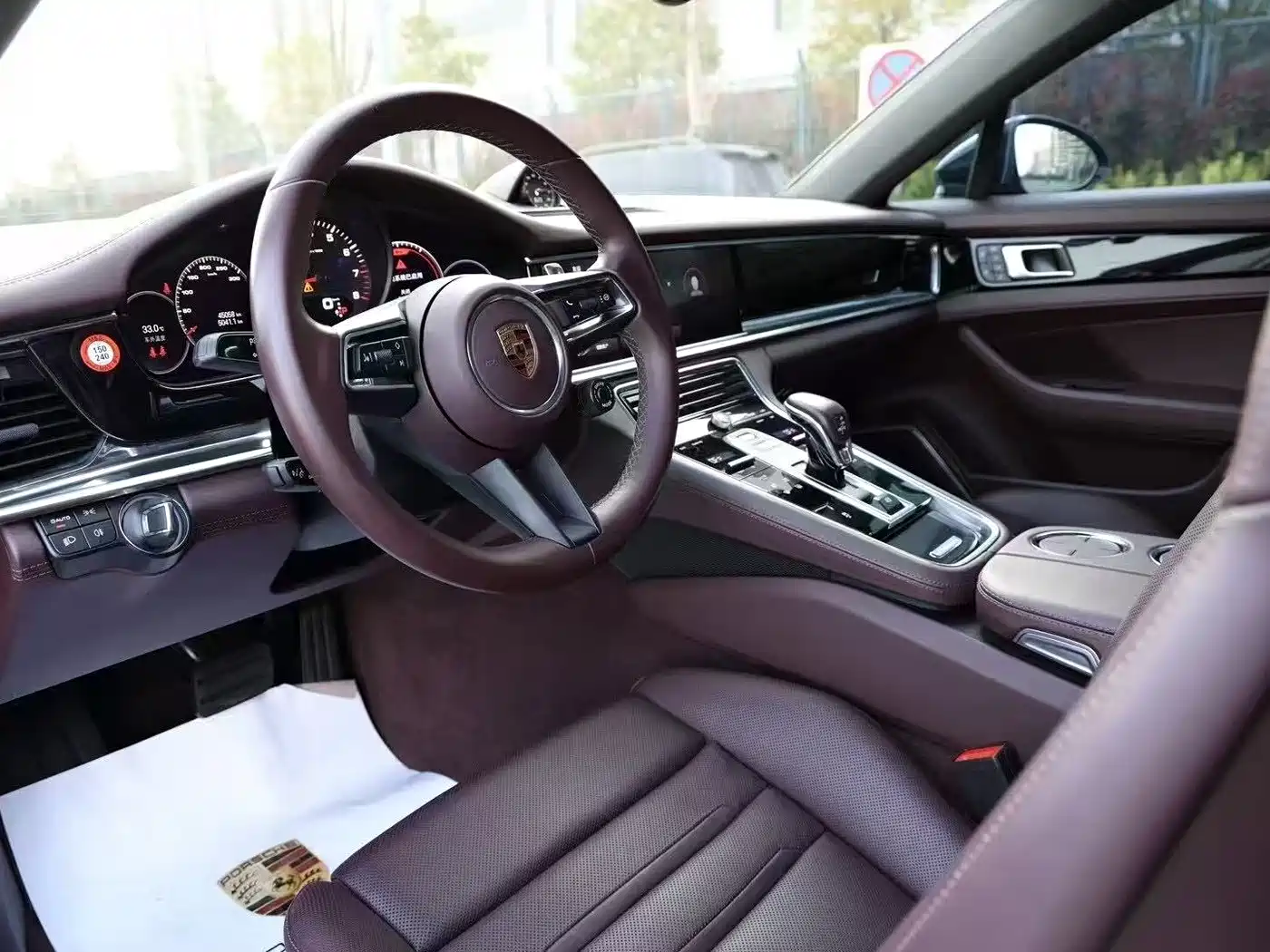 Porsche Panamera 2022 Panamera Executive Long Wheelbase Platinum Edition 2.9T фото 4