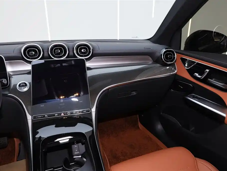 Mercedes-Benz GLC 2025 Facelift GLC 260 L 4MATIC Dynamic фото 29