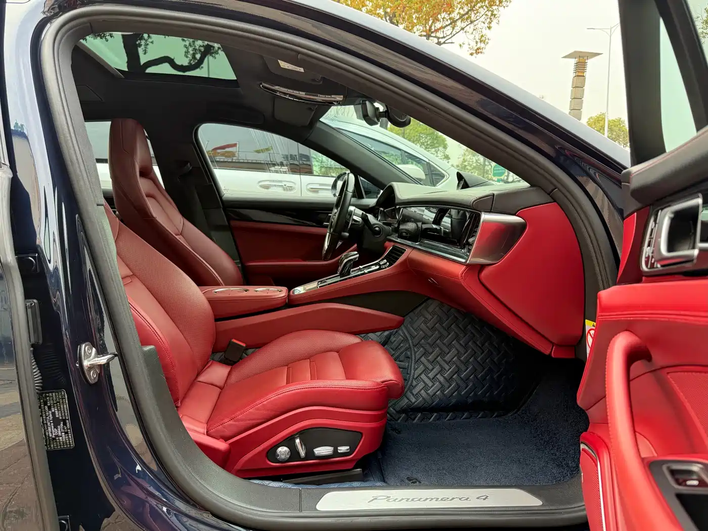Porsche Panamera New Energy 2017 Panamera 4 E-Hybrid Executive Long Wheelbase 2.9T фото 23