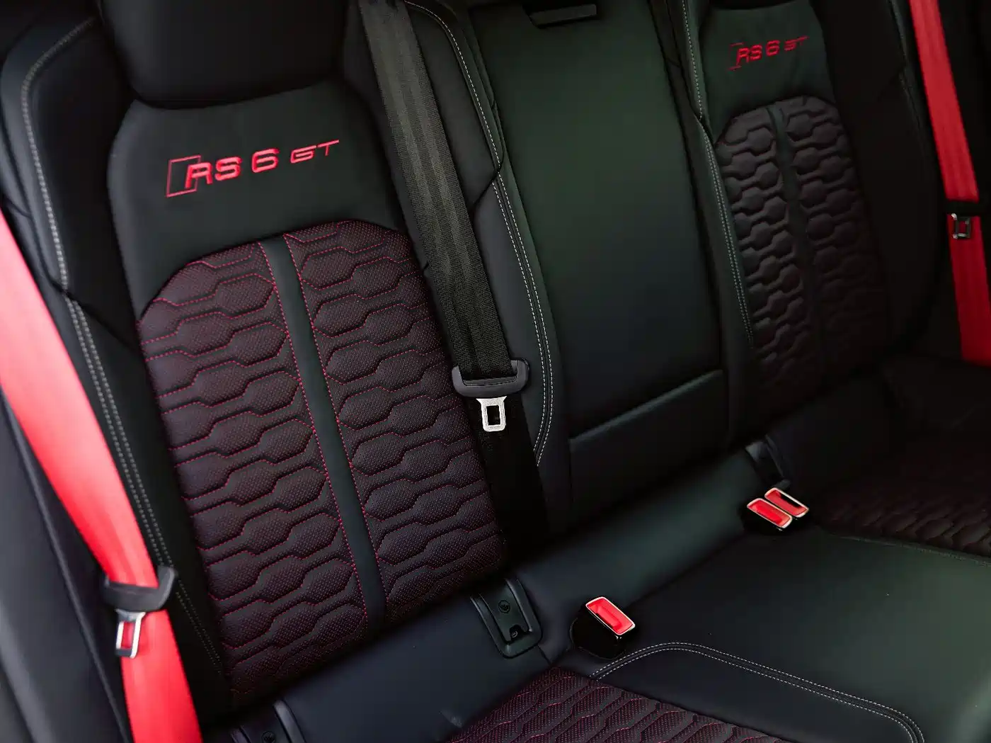 Audi RS 6 2025 RS 6 Avant GT фото 19