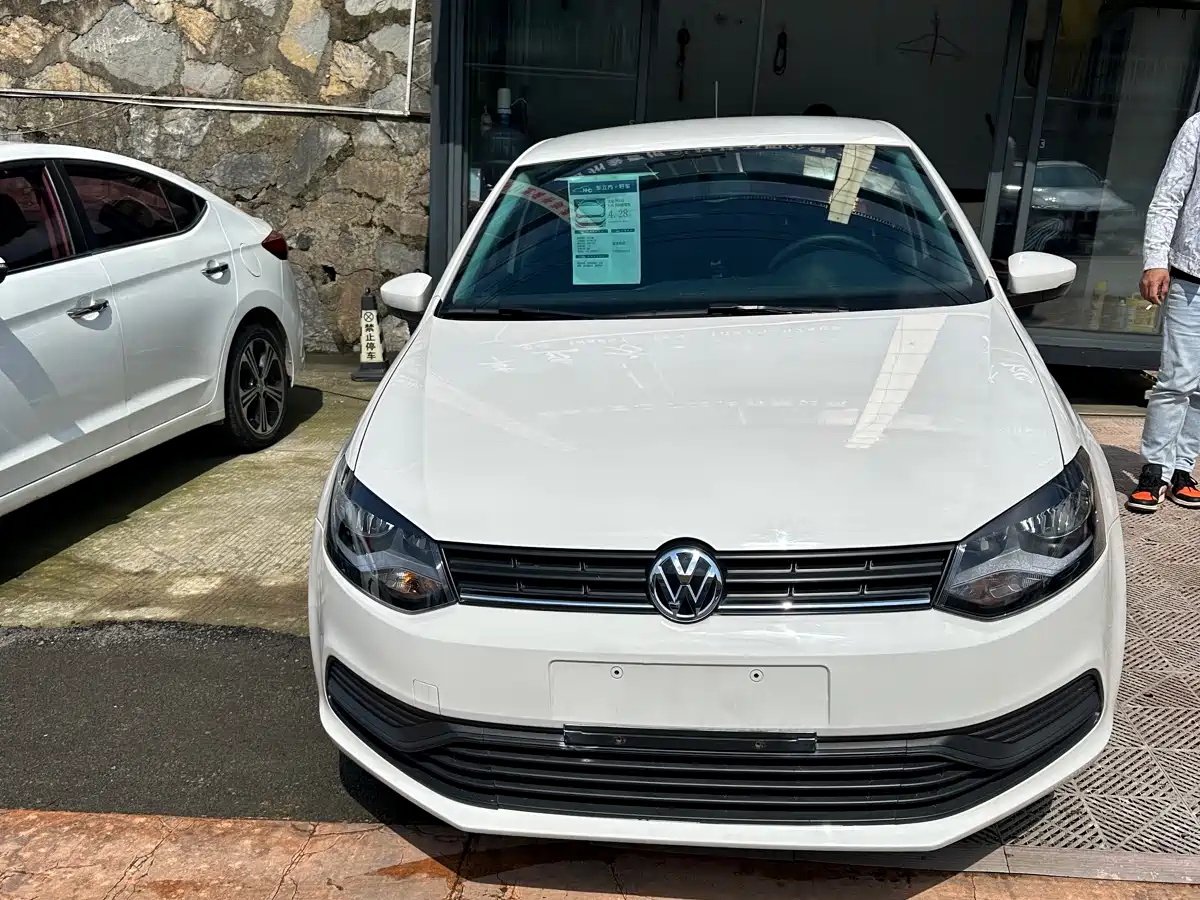 Volkswagen Polo 2018 1.5L Auto Safe Drive фото 2