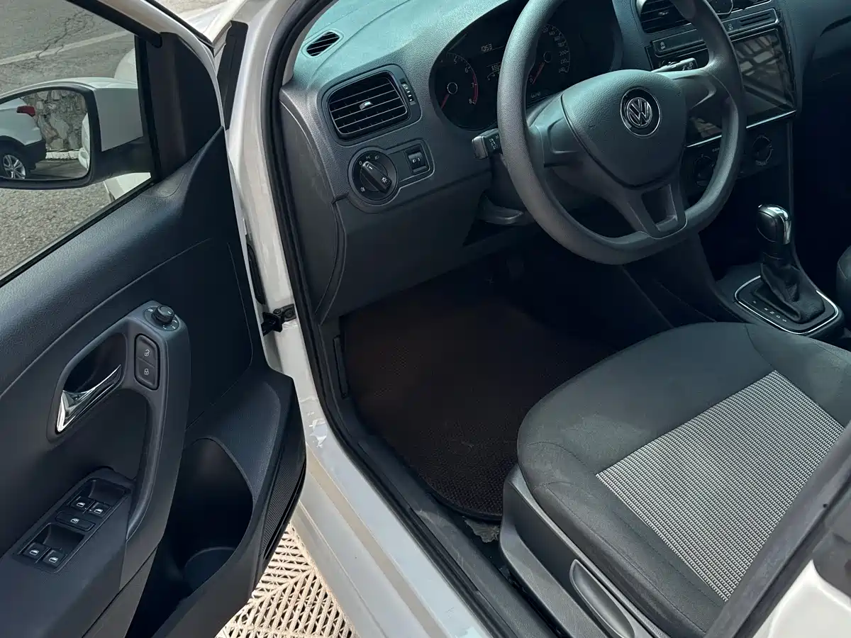 Volkswagen Polo 2018 1.5L Auto Safe Drive фото 10