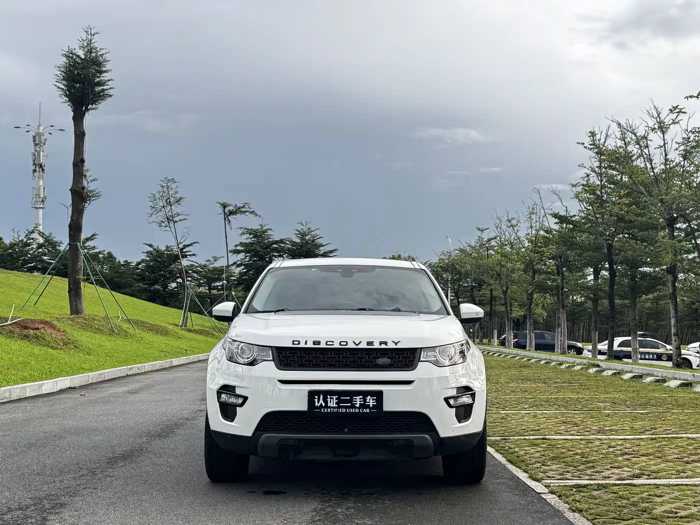 Land Rover Discovery Sport 2018 240PS SE Edition фото 3