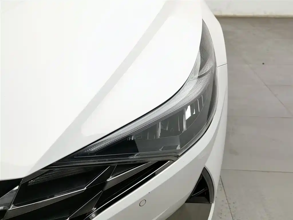 MODERN ELANTRA