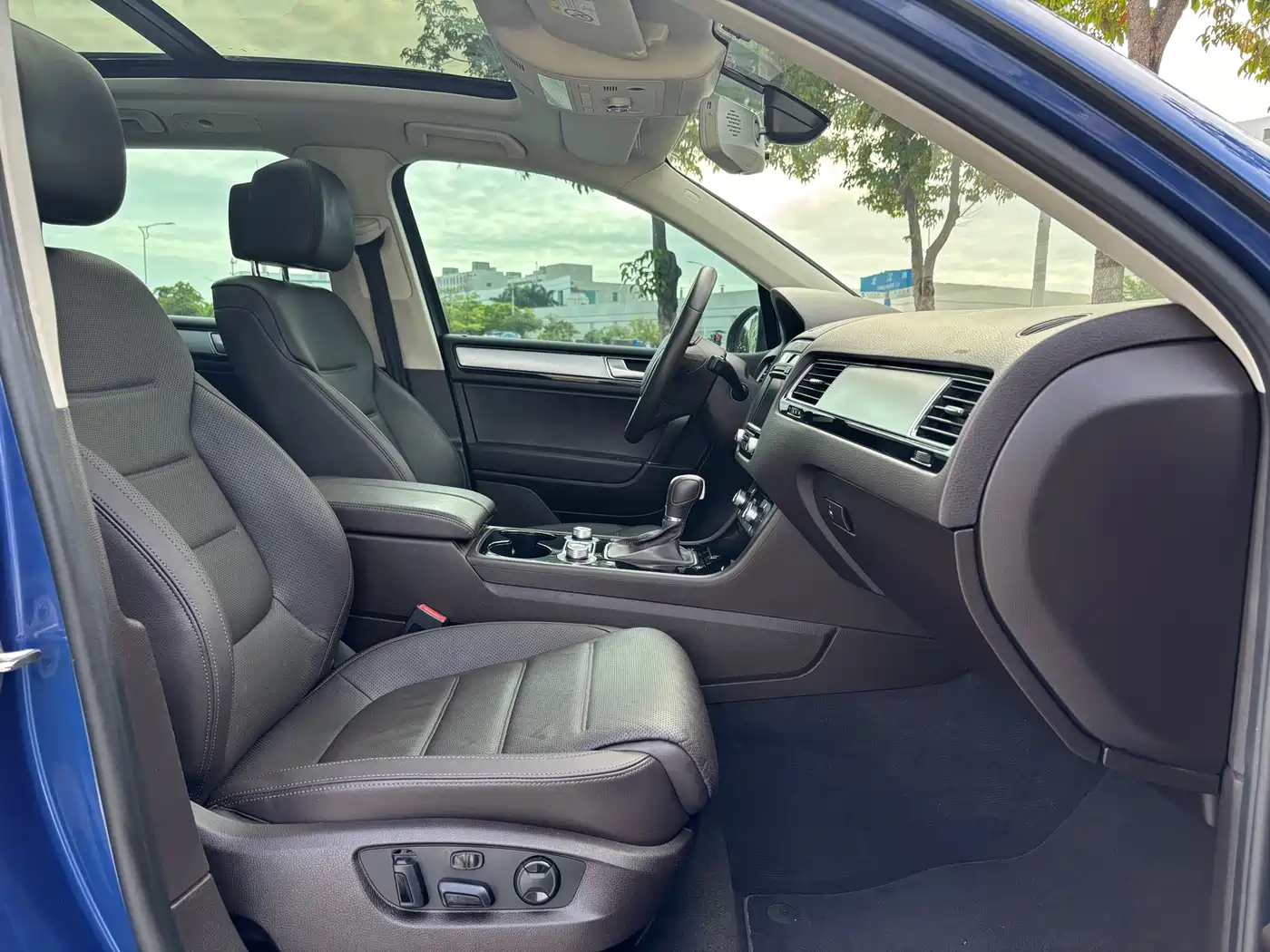 Volkswagen Touareg 2017 3.0TSI Explorer Edition фото 13
