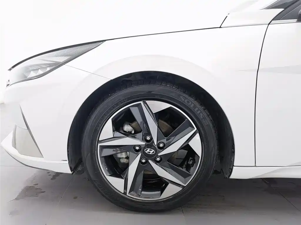 MODERN ELANTRA