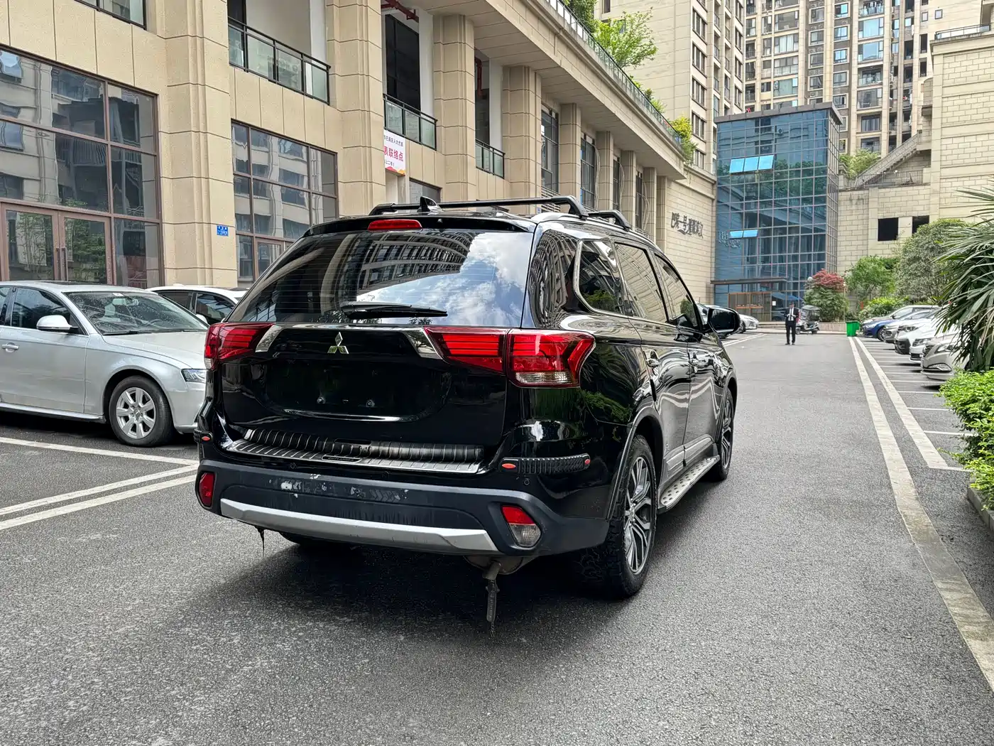 Mitsubishi Outlander 2018 2.4L 4WD Luxury Edition 7-seater фото 7