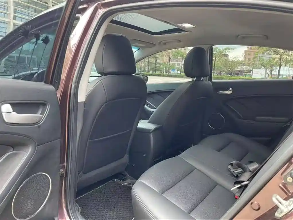 Kia K3 2013 1.6L Automatic GLS фото 6