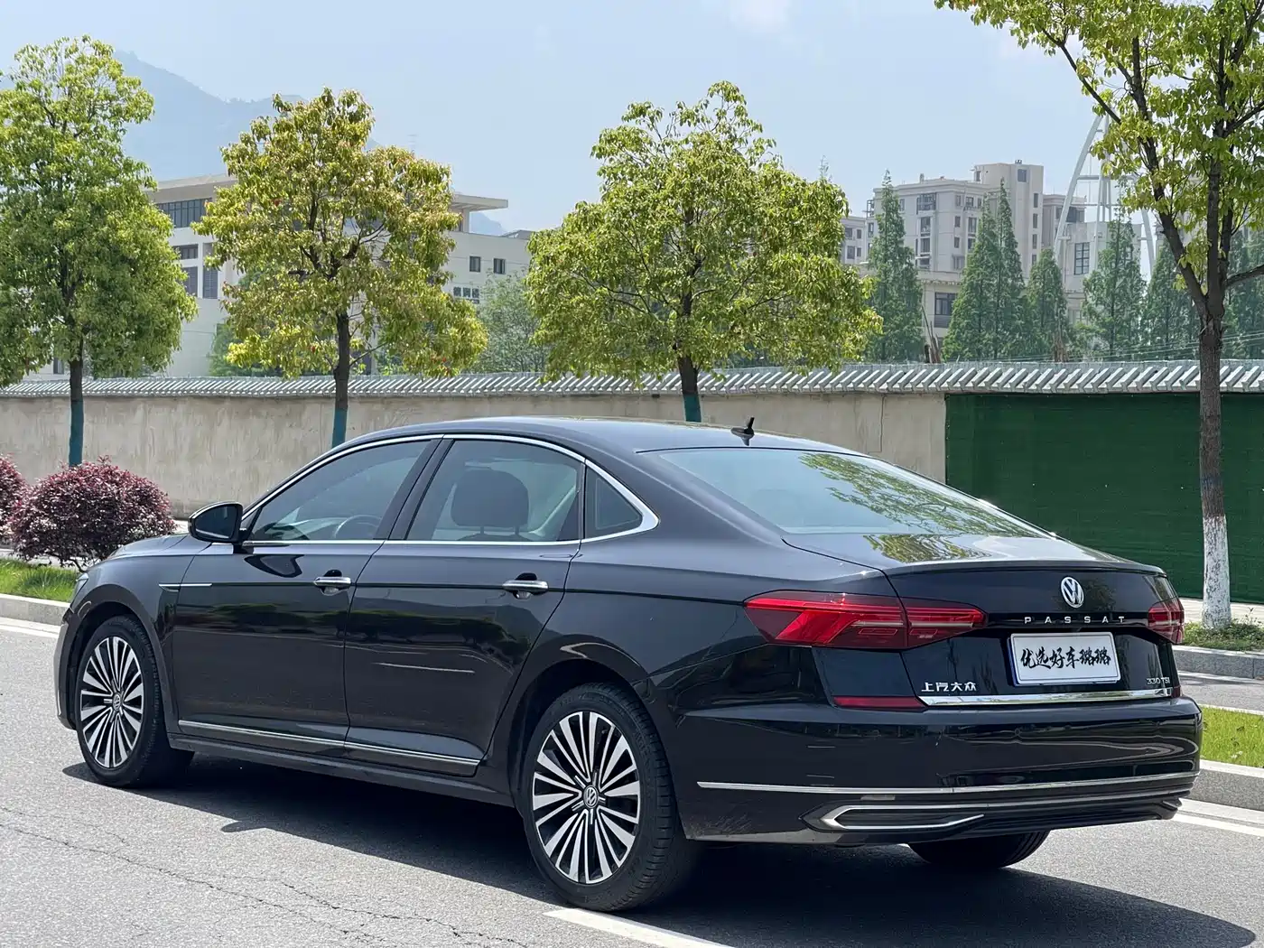 Volkswagen Passat 2019 330TSI Luxury Edition China VI фото 14