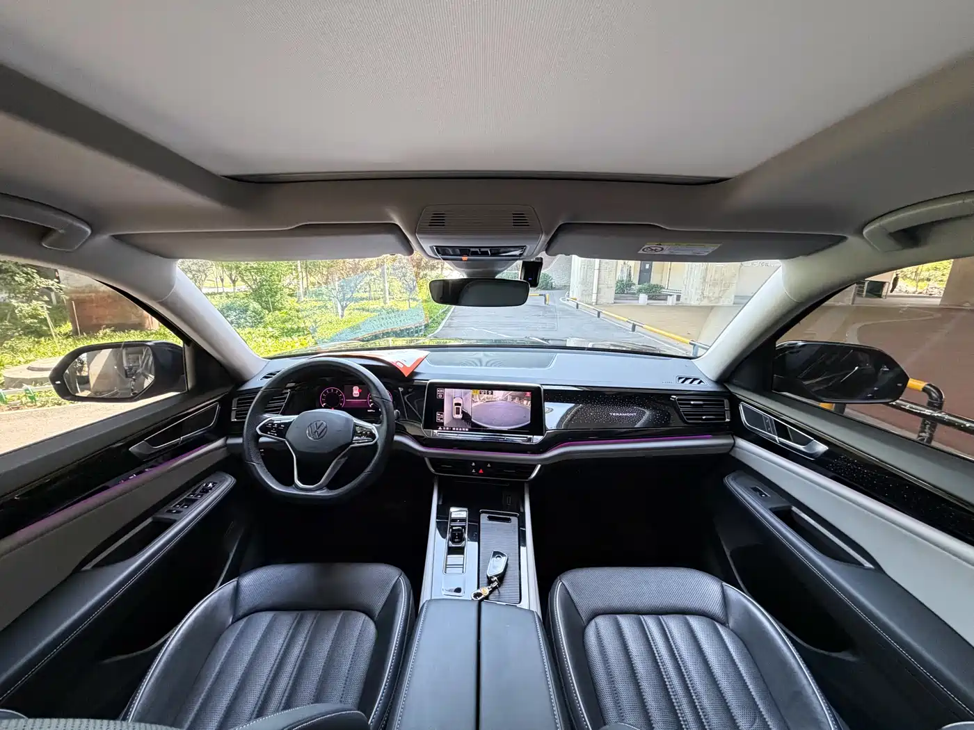 Volkswagen Teramont 2023 330TSI FWD Premium Luxury Edition фото 15