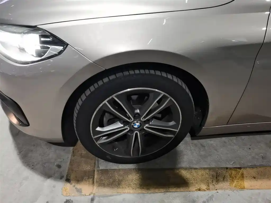 BMW 1 Series 2018 118i Sport Edition фото 23