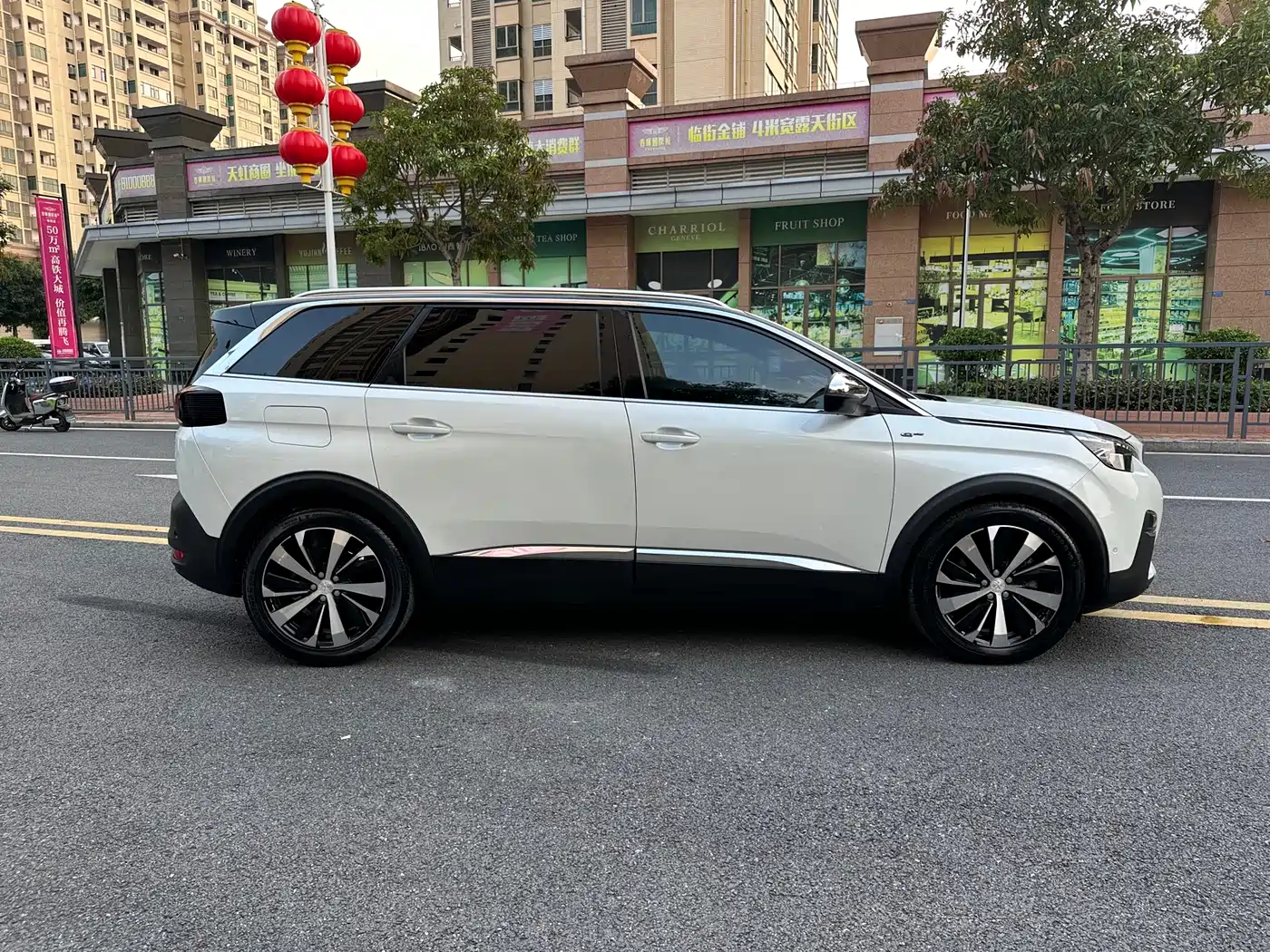 Peugeot 5008 2017 380THP 7-Seater Luxury GT Edition фото 4