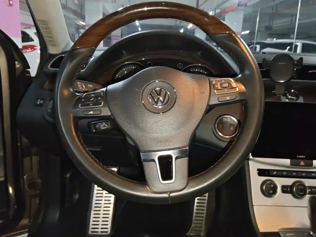 Volkswagen Magotan 2015 Facelift 2.0TSI Premium фото 3