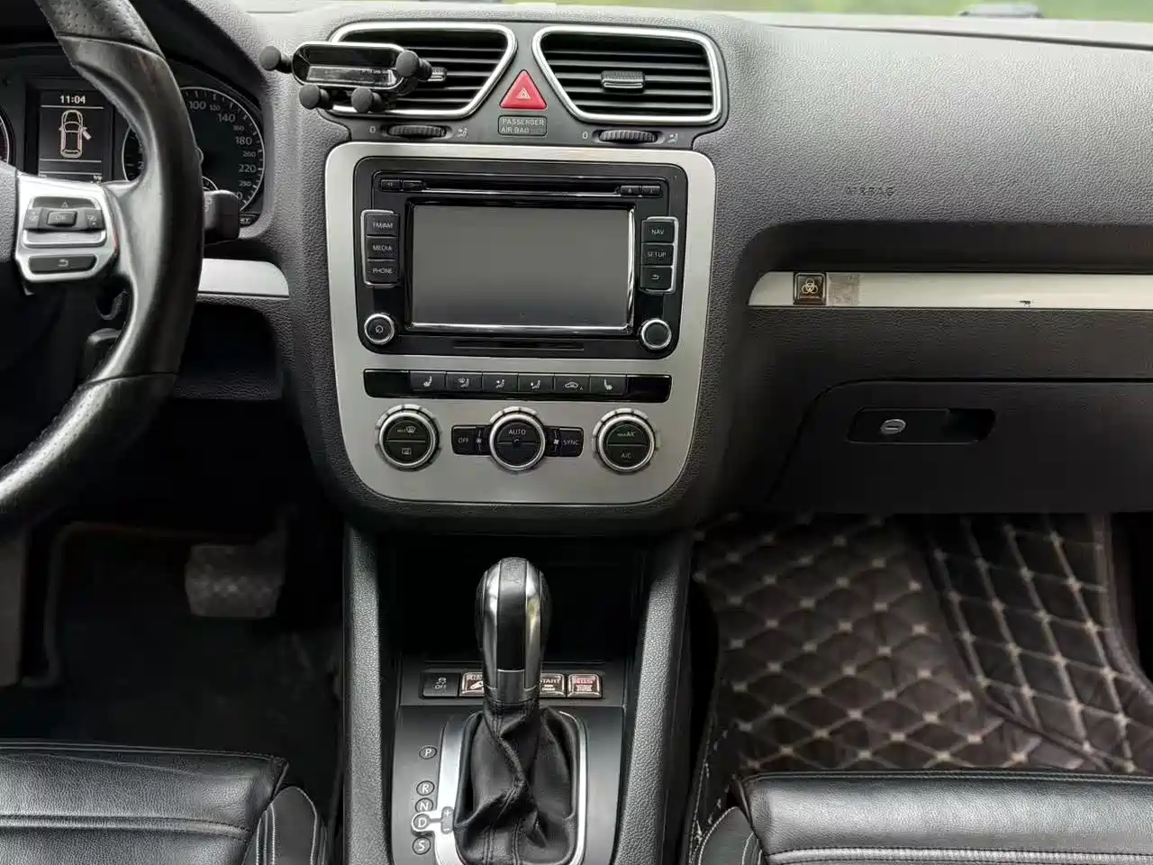 Volkswagen Scirocco 2013 2.0TSI Million Mile Edition фото 14