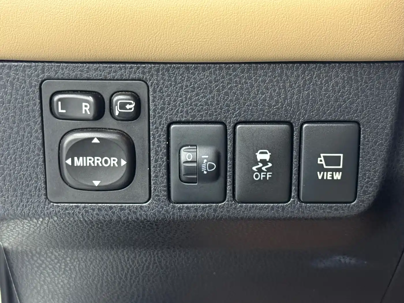 Toyota RAV4 Rongfang 2016 2.0L CVT 2WD Trend (China V) фото 4