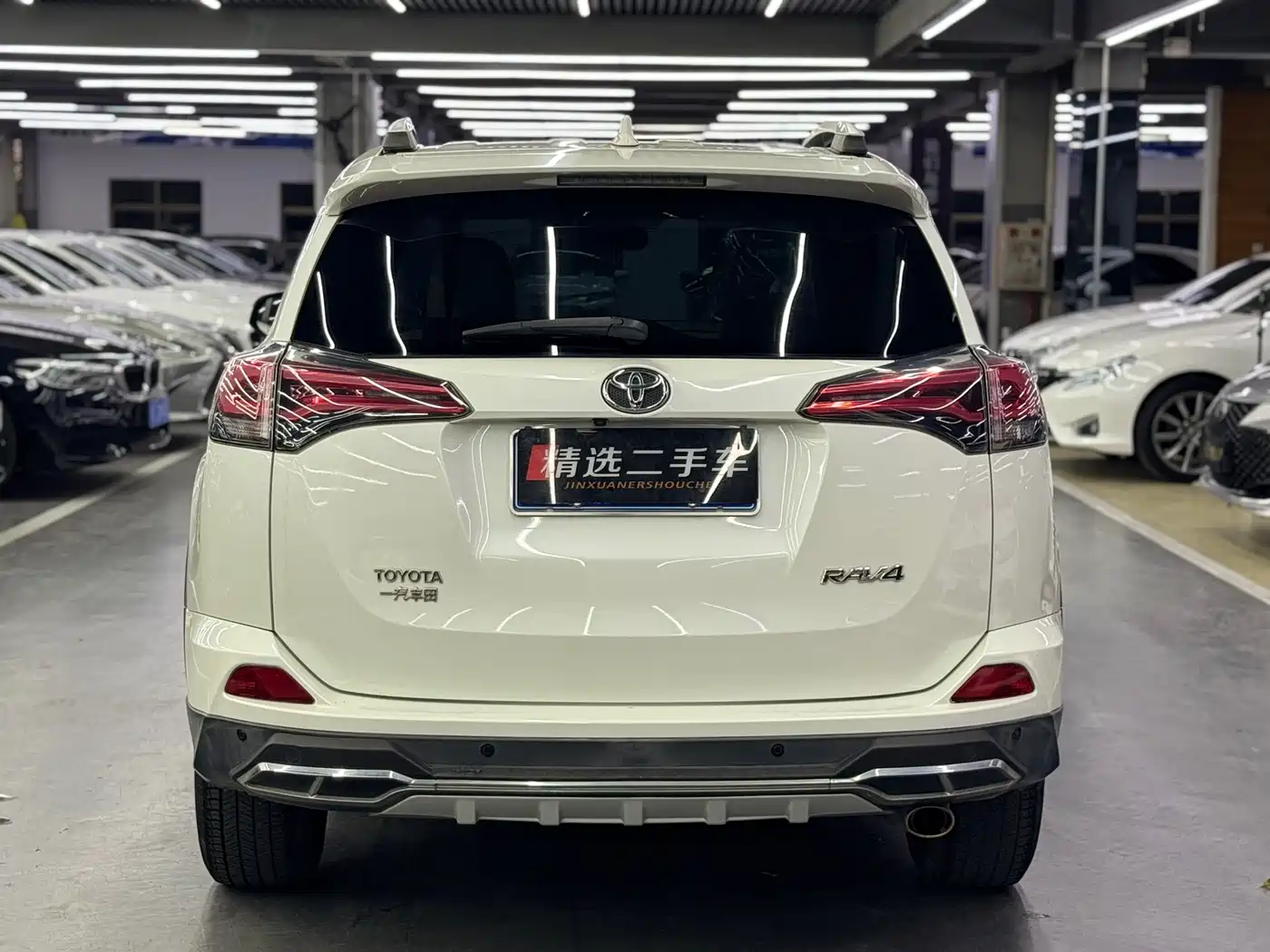 Toyota RAV4 Rongfang 2016 2.0L CVT 2WD Trend (China V) фото 11