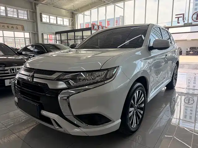 Mitsubishi Outlander 2021 2.0L 2WD Smooth Ride Version 5-Seater