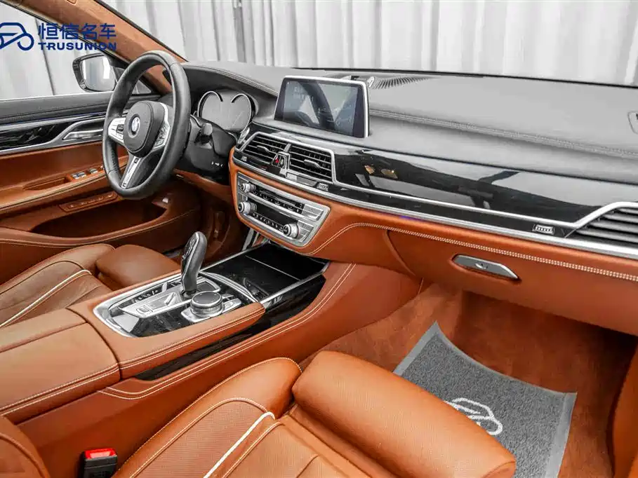 BMW 7 Series 2018 740Li xDrive Premium Type M Sport Package фото 14
