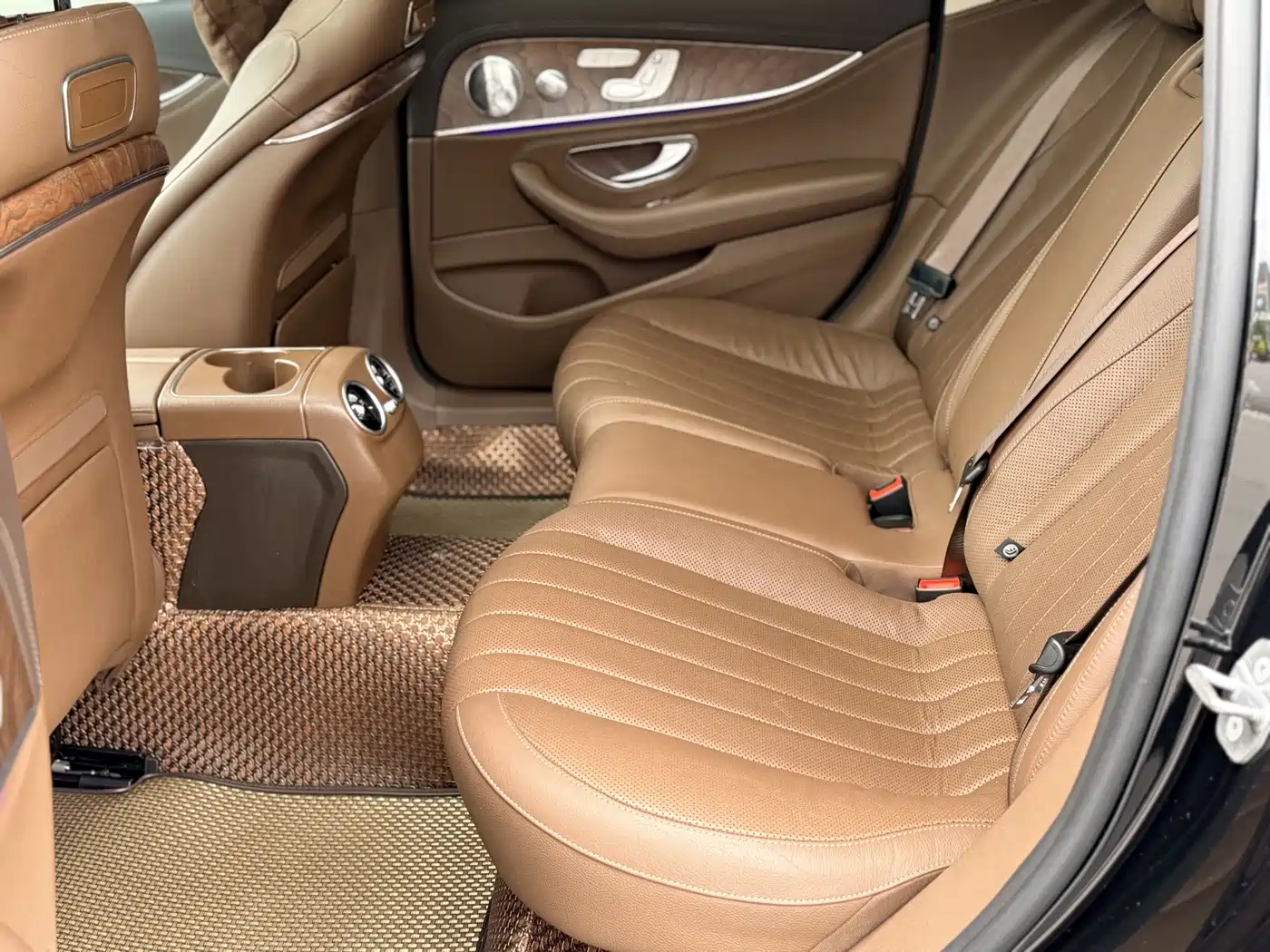 Mercedes-Benz E-Class 2020 Facelift E 300 L Exclusive фото 14