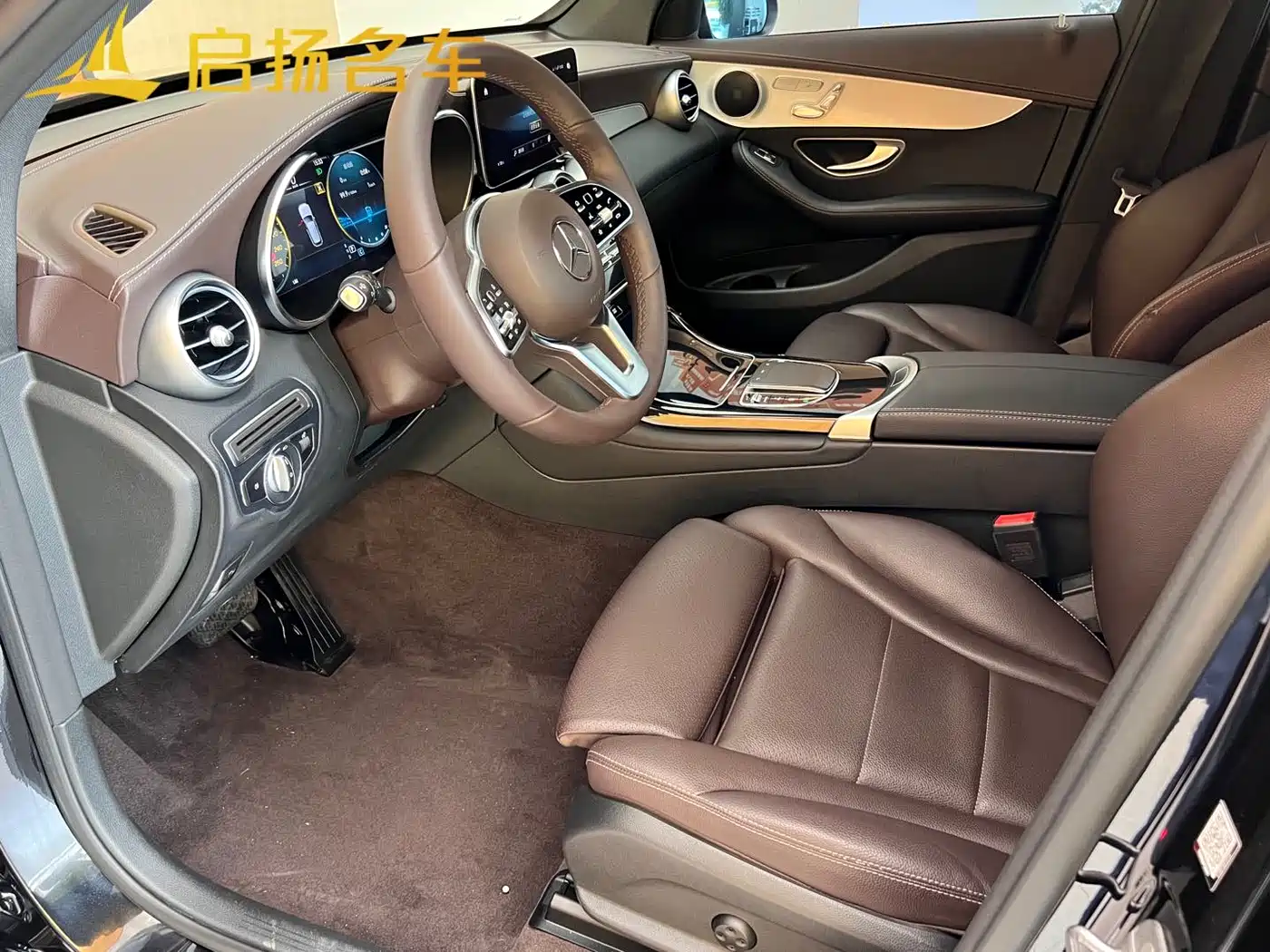 Mercedes-Benz GLC 2022 Model GLC 260 L 4MATIC Dynamic Edition фото 4