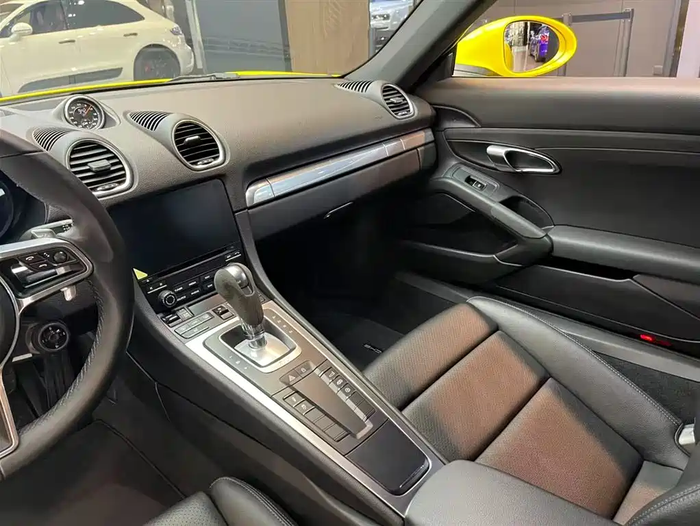 Porsche 718 2018 Cayman 2.0T фото 8