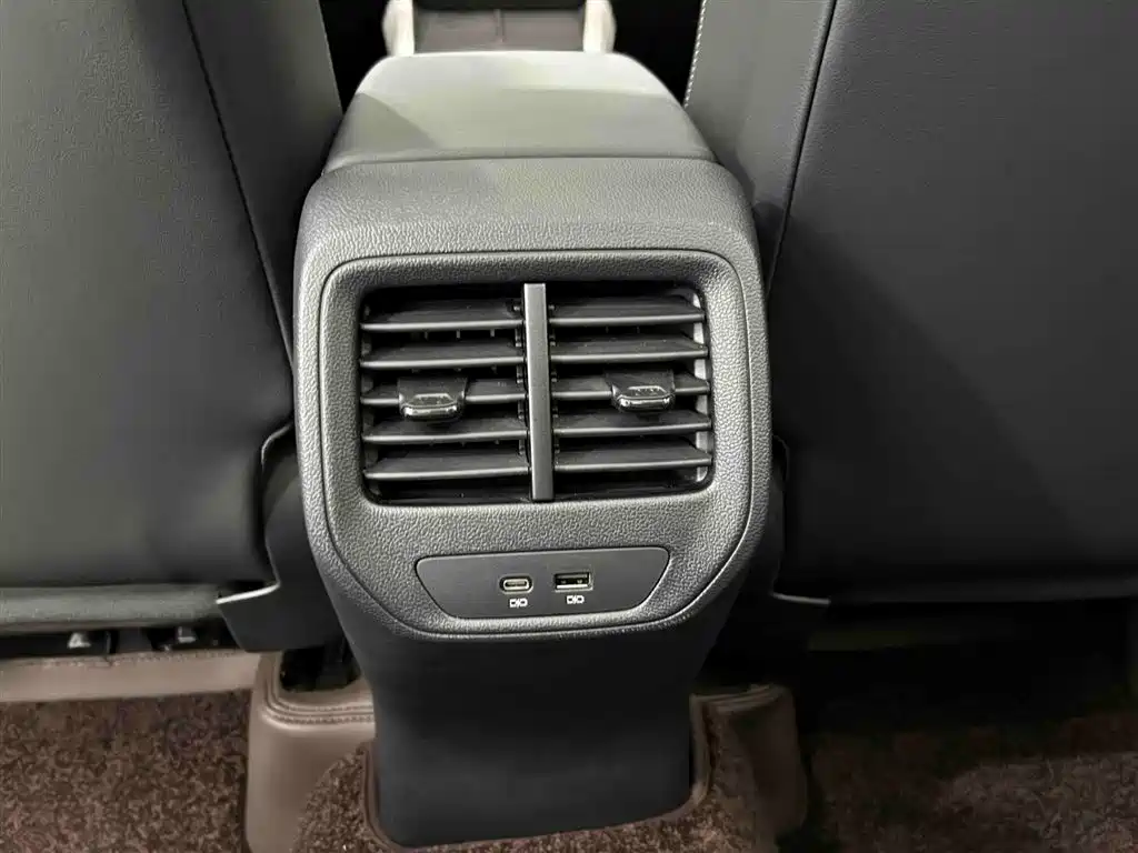 Jetta VS8 2026 2025 Base