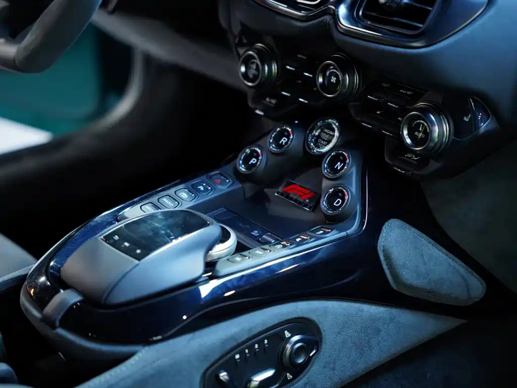 Фото 47 - Aston Martin Vantage