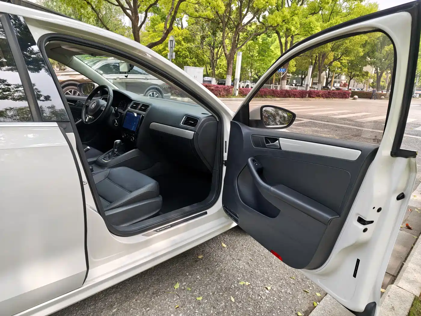 Volkswagen Sagitar 2014 Facelift 1.4TSI Automatic Luxury фото 15