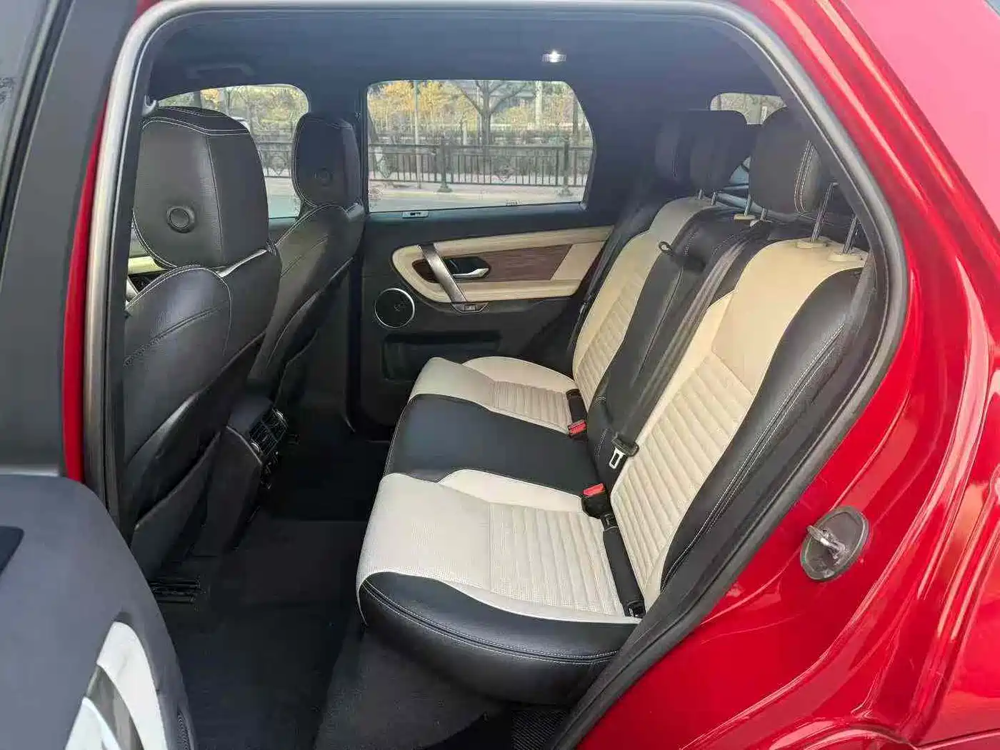Land Rover Discovery Sport 2020 249PS R-Dynamic Performance Tech 5-seater фото 7
